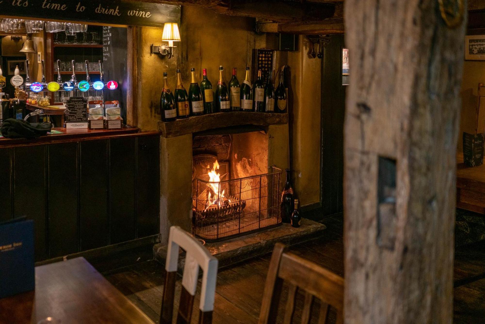 The Anchor Inn Lower Froyle Exterior photo