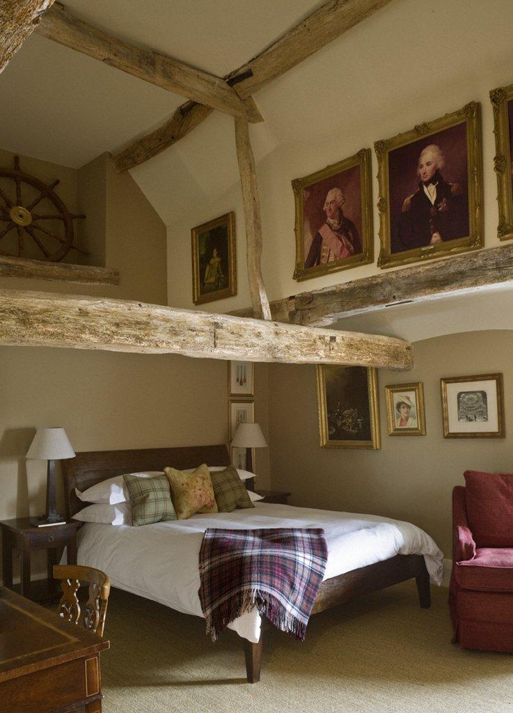 The Anchor Inn Lower Froyle Room photo