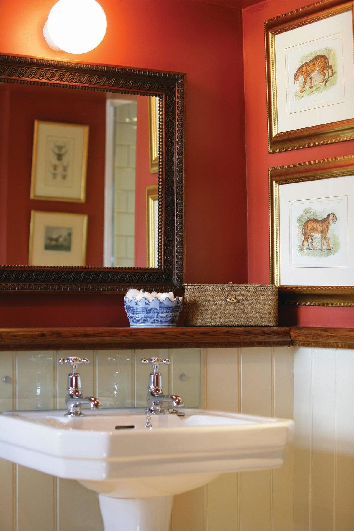 The Anchor Inn Lower Froyle Room photo
