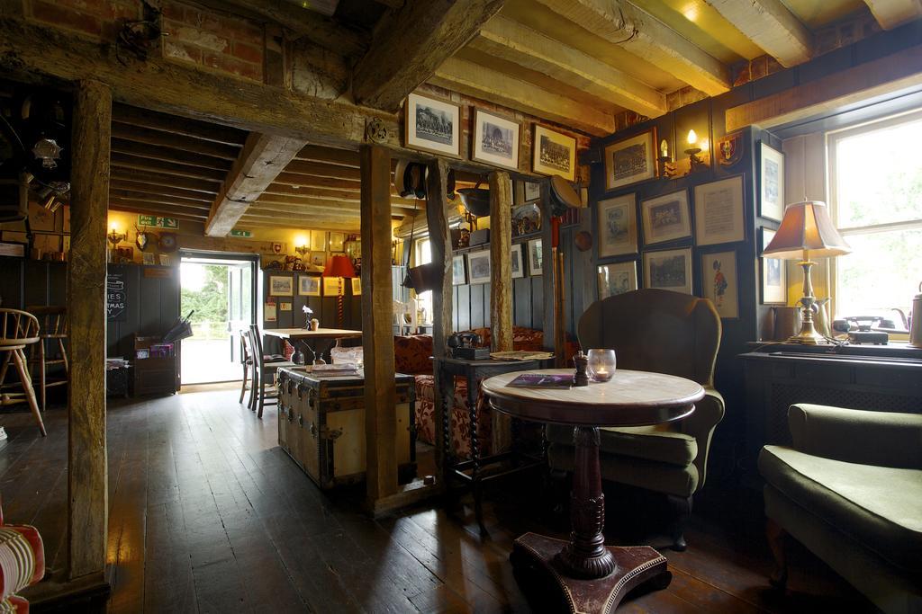 The Anchor Inn Lower Froyle Exterior photo