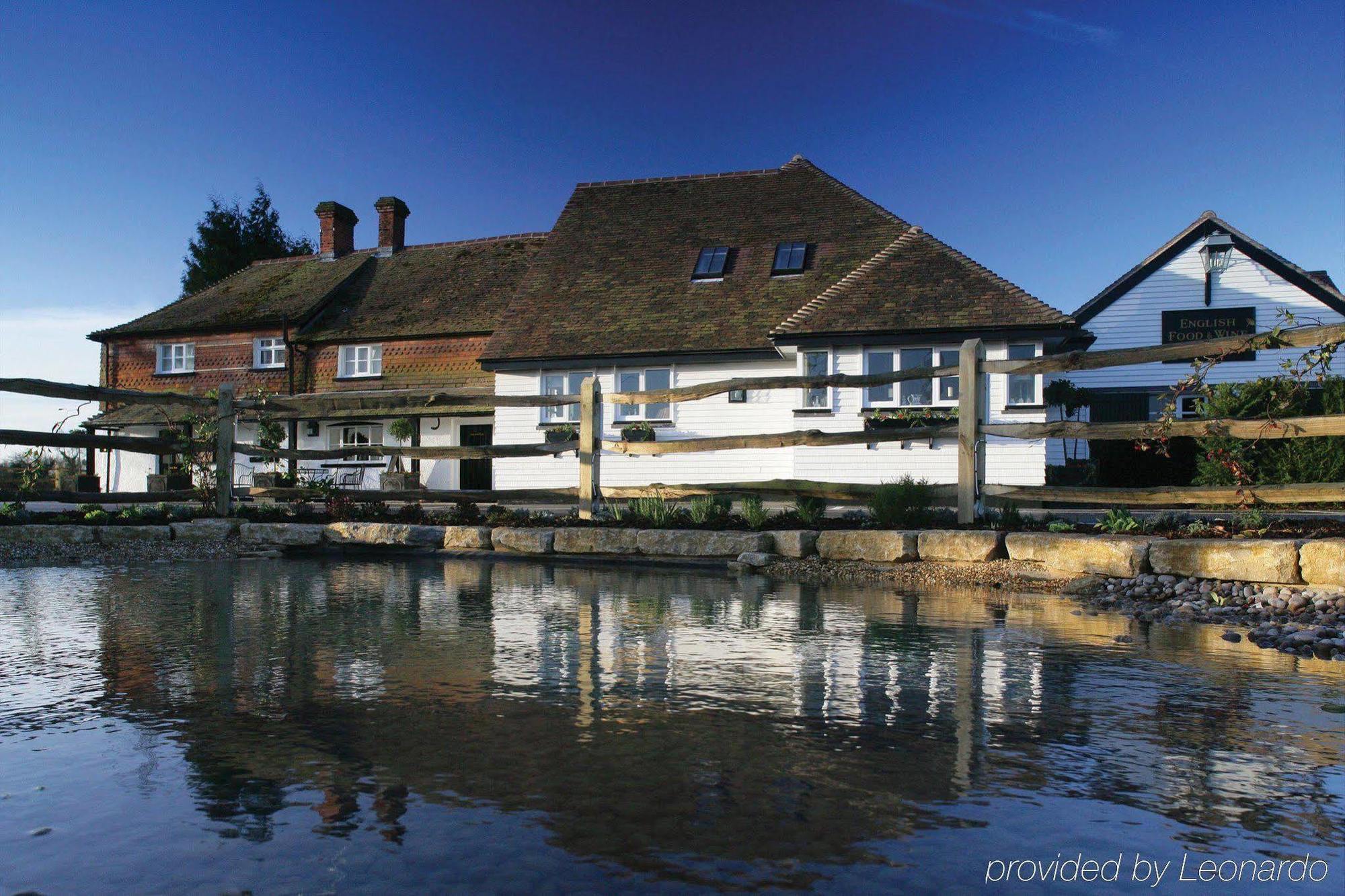 The Anchor Inn Lower Froyle Exterior photo